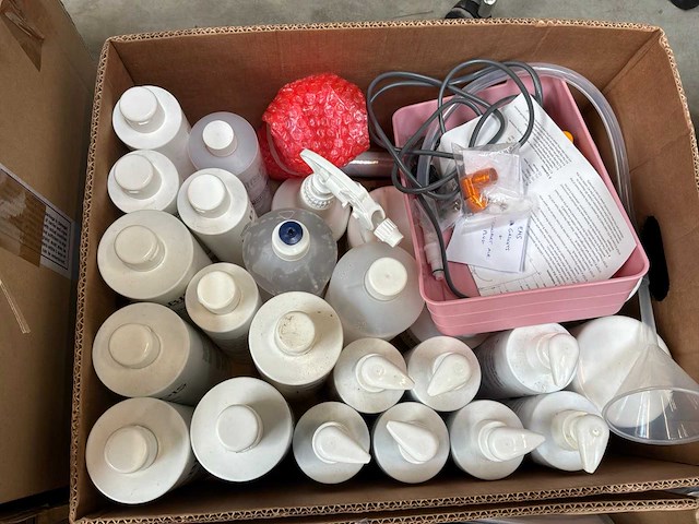 Partij diversen schoonheidssalon - afbeelding 1 van  12