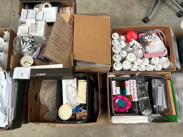 Partij diversen schoonheidssalon - afbeelding 8 van  12