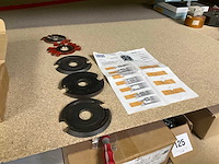 Partij diversen waaronder diverse freeskoppen en toebehoren - afbeelding 10 van  48