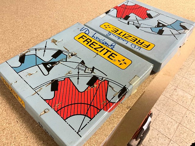 Partij diversen waaronder diverse freeskoppen en toebehoren - afbeelding 17 van  48