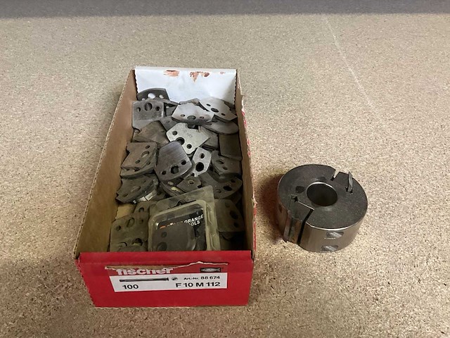 Partij diversen waaronder diverse freeskoppen en toebehoren - afbeelding 30 van  48