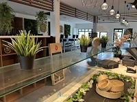 Partij diversen waaronder diverse glazen, imitatieplanten, diverse verpakkingsmaterialen - afbeelding 19 van  26