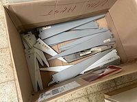 Partij diversen waaronder profielen en haken - afbeelding 2 van  12