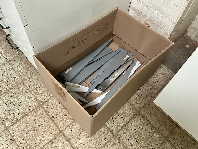 Partij diversen waaronder profielen en haken - afbeelding 4 van  12