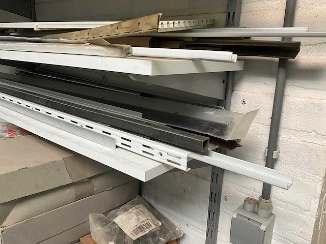 Partij diversen waaronder profielen en haken - afbeelding 5 van  12