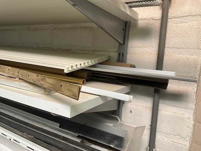 Partij diversen waaronder profielen en haken - afbeelding 7 van  12