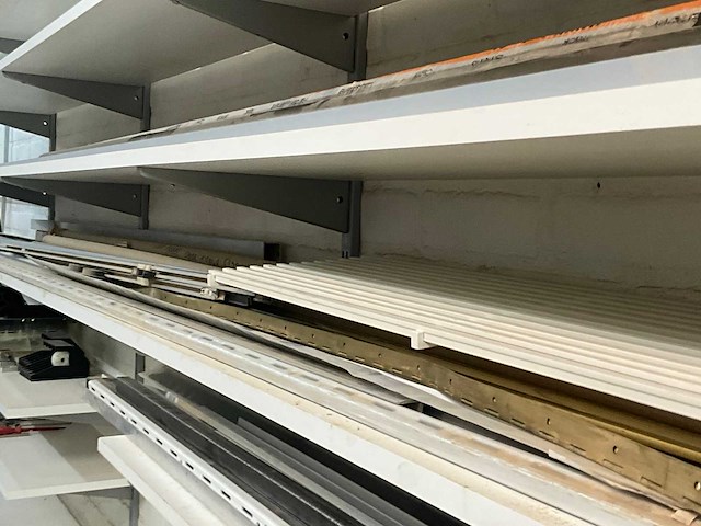 Partij diversen waaronder profielen en haken - afbeelding 8 van  12