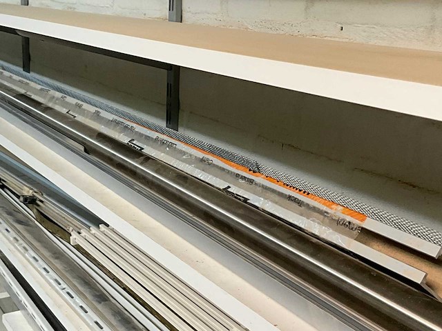 Partij diversen waaronder profielen en haken - afbeelding 12 van  12