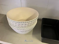 Partij diversen waaronder pvc potten, deksels, pvc kommen, pvc opbergboxen, handdoeken, 2 - afbeelding 2 van  18
