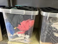 Partij diversen waaronder pvc potten, deksels, pvc kommen, pvc opbergboxen, handdoeken, 2 - afbeelding 6 van  18