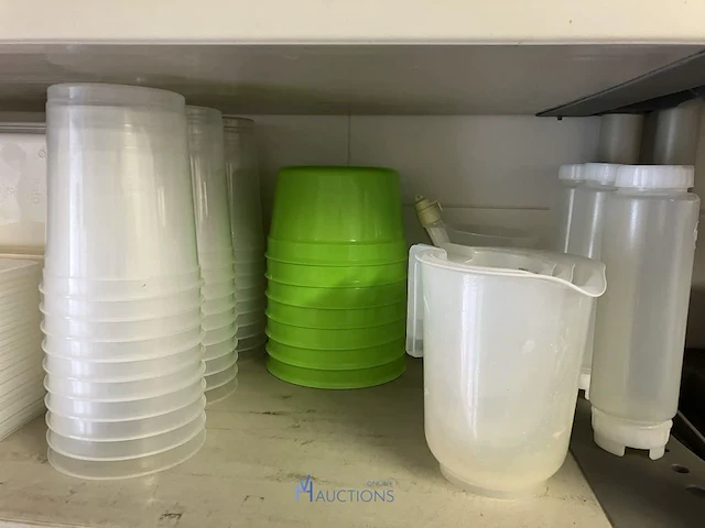 Partij diversen waaronder pvc potten, deksels, pvc kommen, pvc opbergboxen, handdoeken, 2 - afbeelding 18 van  18