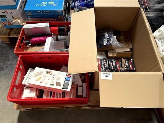 Partij diversen, wo. aanstekers enz. - afbeelding 1 van  4