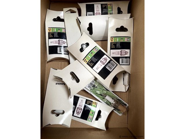 Partij diversen, wo. bougies, gardena toebehoren, olie enz. - afbeelding 2 van  4