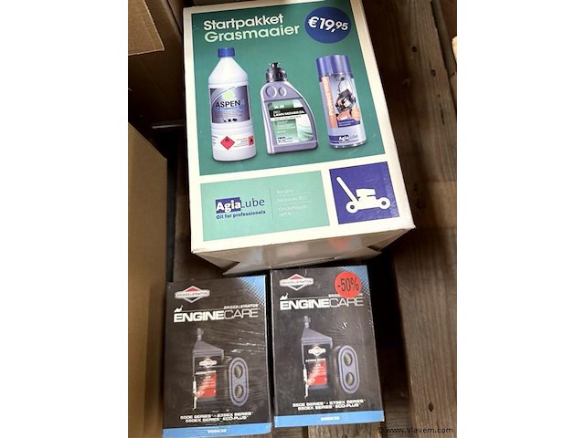 Partij diversen, wo. bougies, gardena toebehoren, olie enz. - afbeelding 3 van  4