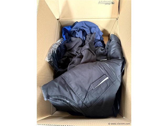 Partij diversen, wo. kleding, sleutelhangers enz. - afbeelding 3 van  5