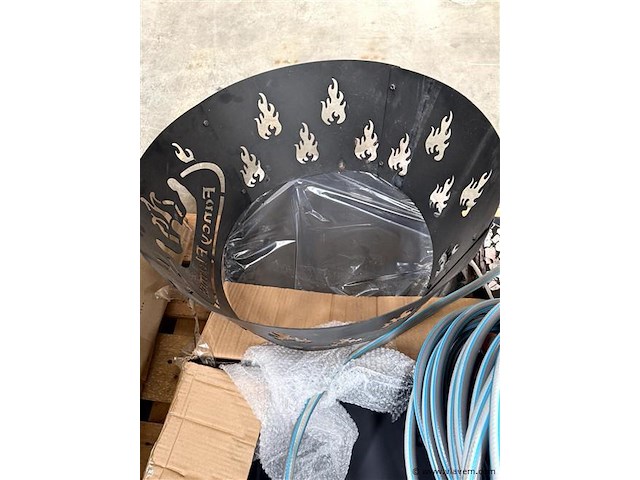 Partij diversen, wo. tuinslang enz; - afbeelding 2 van  4