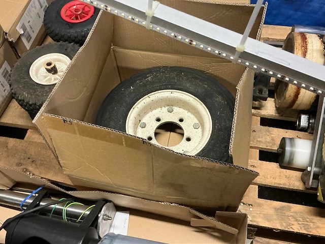 Partij diversen - afbeelding 2 van  15