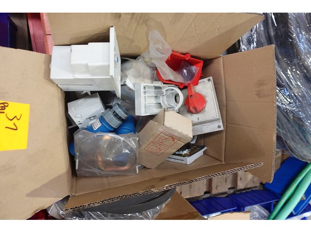 Partij diversen - afbeelding 5 van  9