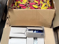 Partij div.sleutelhangers - afbeelding 1 van  2