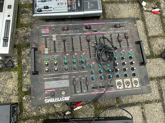 Partij dj materiaal - afbeelding 3 van  25