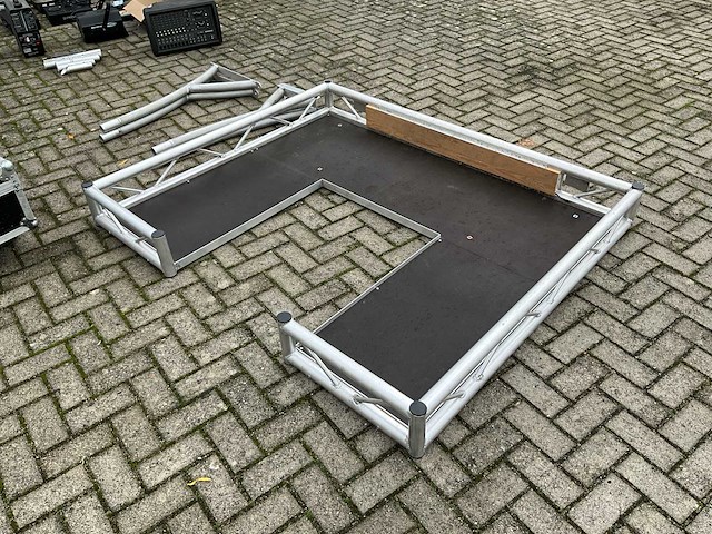 Partij dj materiaal - afbeelding 1 van  25