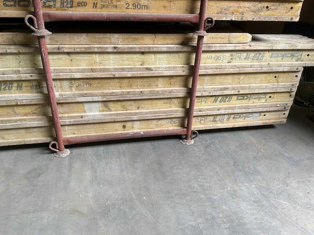 Partij doka balken - afbeelding 1 van  3