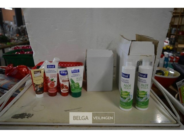 Partij douchegel en handcremes - afbeelding 1 van  3