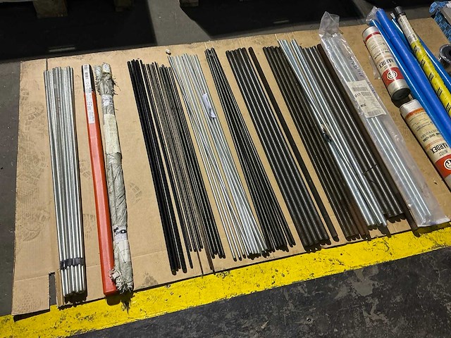 Partij draadstangen - afbeelding 1 van  3