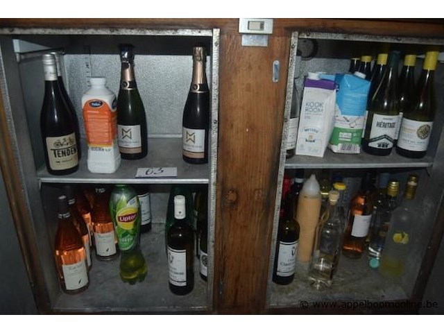 Partij dranken en voedingsmiddelen - afbeelding 1 van  5
