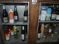Partij dranken en voedingsmiddelen - afbeelding 1 van  5
