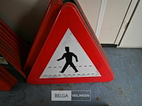 Partij driehoekige verkeersborden - afbeelding 2 van  4