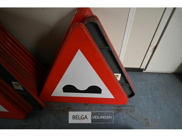 Partij driehoekige verkeersborden - afbeelding 3 van  4