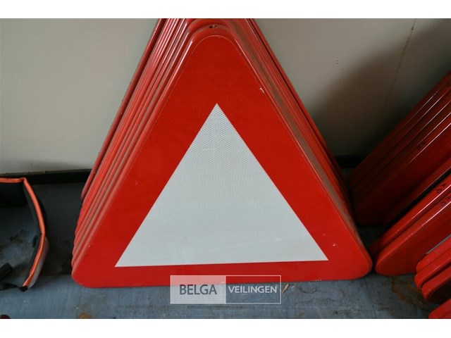 Partij driehoekige verkeersborden - afbeelding 3 van  4
