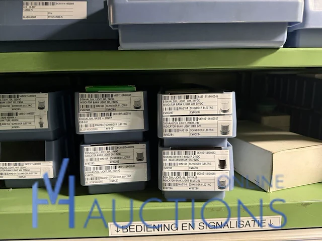Partij drukknoppen en schakelaars schneider - afbeelding 6 van  17