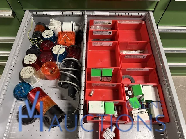 Partij drukknoppen en schakelaars schneider - afbeelding 15 van  17