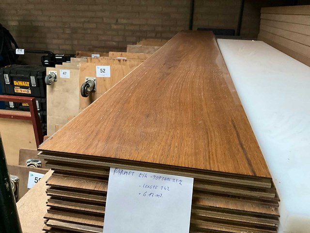 Partij eiken toplaag parketplanken - afbeelding 1 van  3