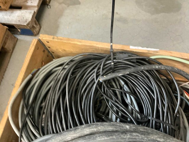 Partij electriciteitskabels - afbeelding 3 van  6