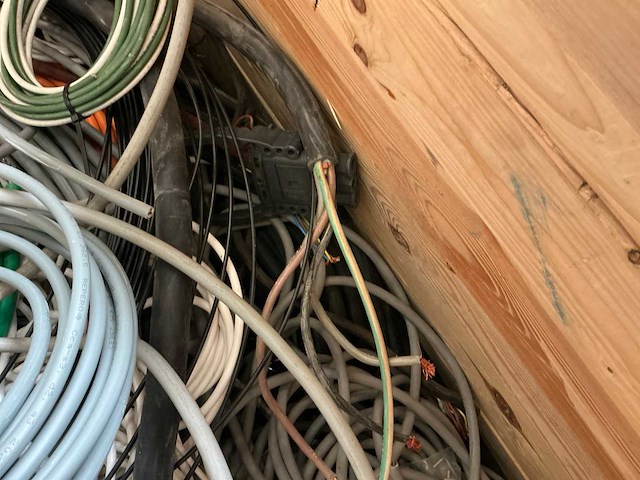 Partij electriciteitskabels - afbeelding 4 van  5