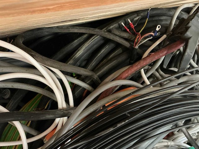 Partij electriciteitskabels - afbeelding 5 van  5