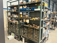 Partij electrische installatiematerialen - afbeelding 1 van  12