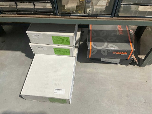 Partij electrische installatiematerialen - afbeelding 4 van  12