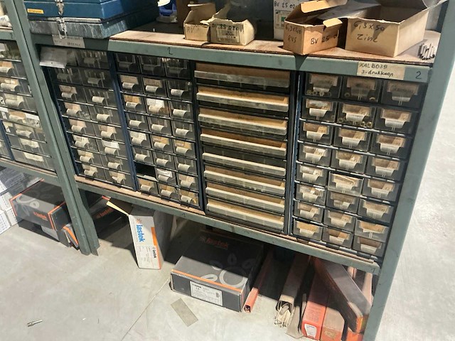 Partij electrische installatiematerialen - afbeelding 5 van  12