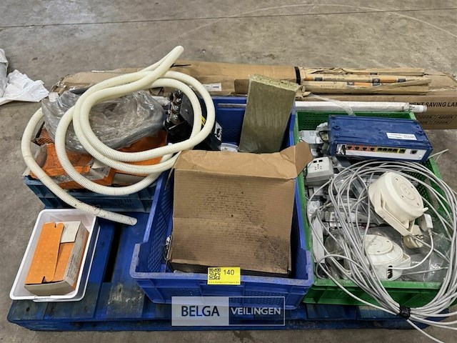 Partij electro divers - afbeelding 1 van  8