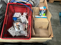 Partij electromateriaal - afbeelding 3 van  5