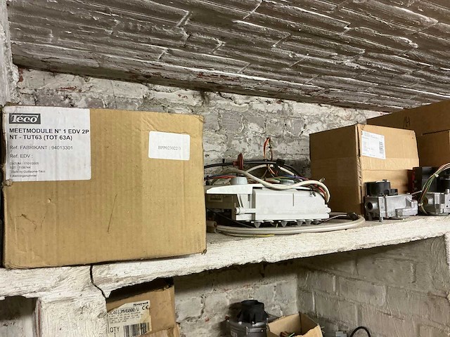 Partij elektra toebehoren - afbeelding 3 van  23