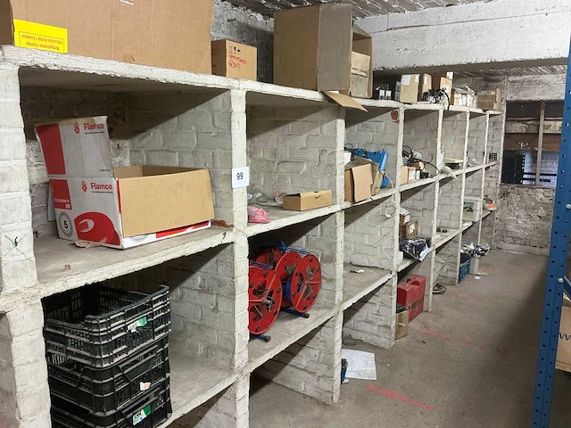 Partij elektra toebehoren - afbeelding 1 van  23