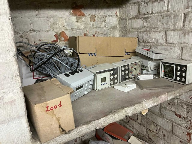 Partij elektra toebehoren - afbeelding 13 van  23