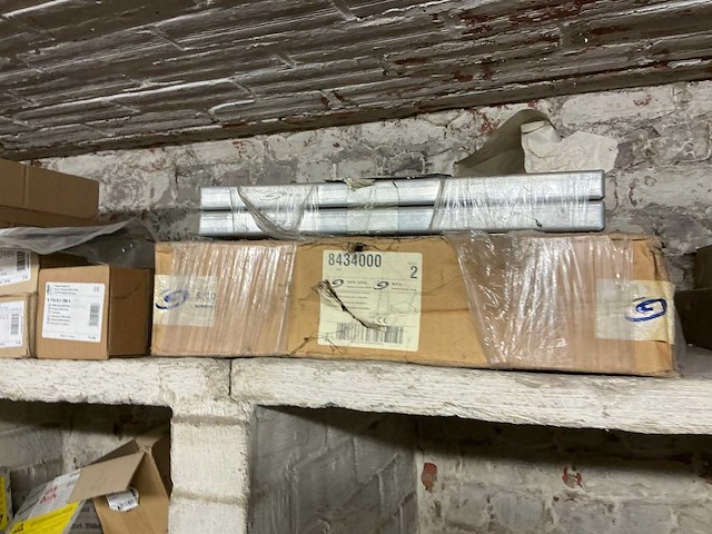 Partij elektra toebehoren - afbeelding 16 van  23