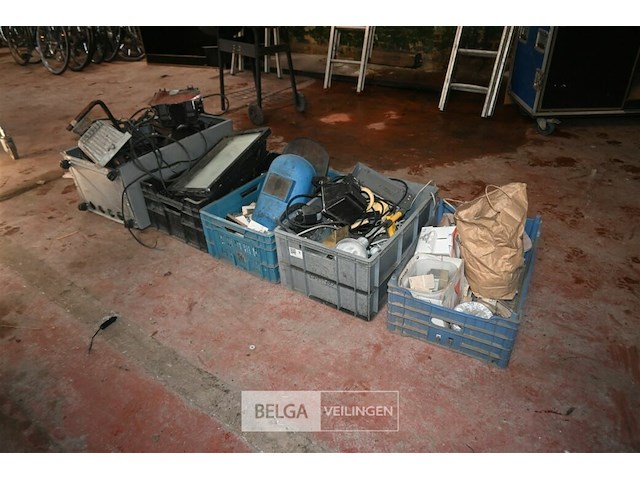 Partij elektriciteit divers - afbeelding 1 van  9