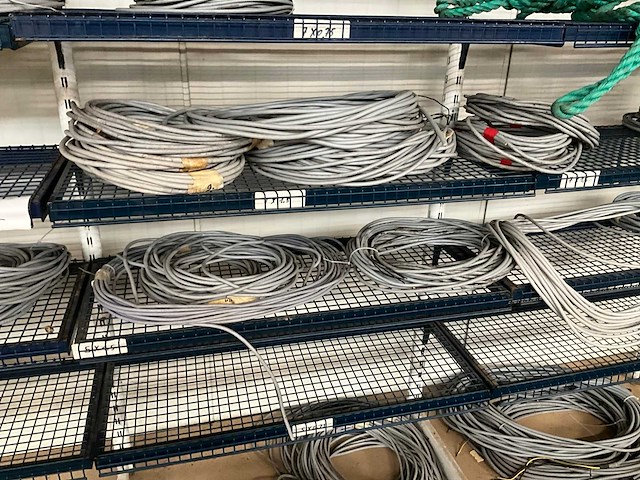 Partij elektriciteitskabels & snoeren - afbeelding 3 van  20